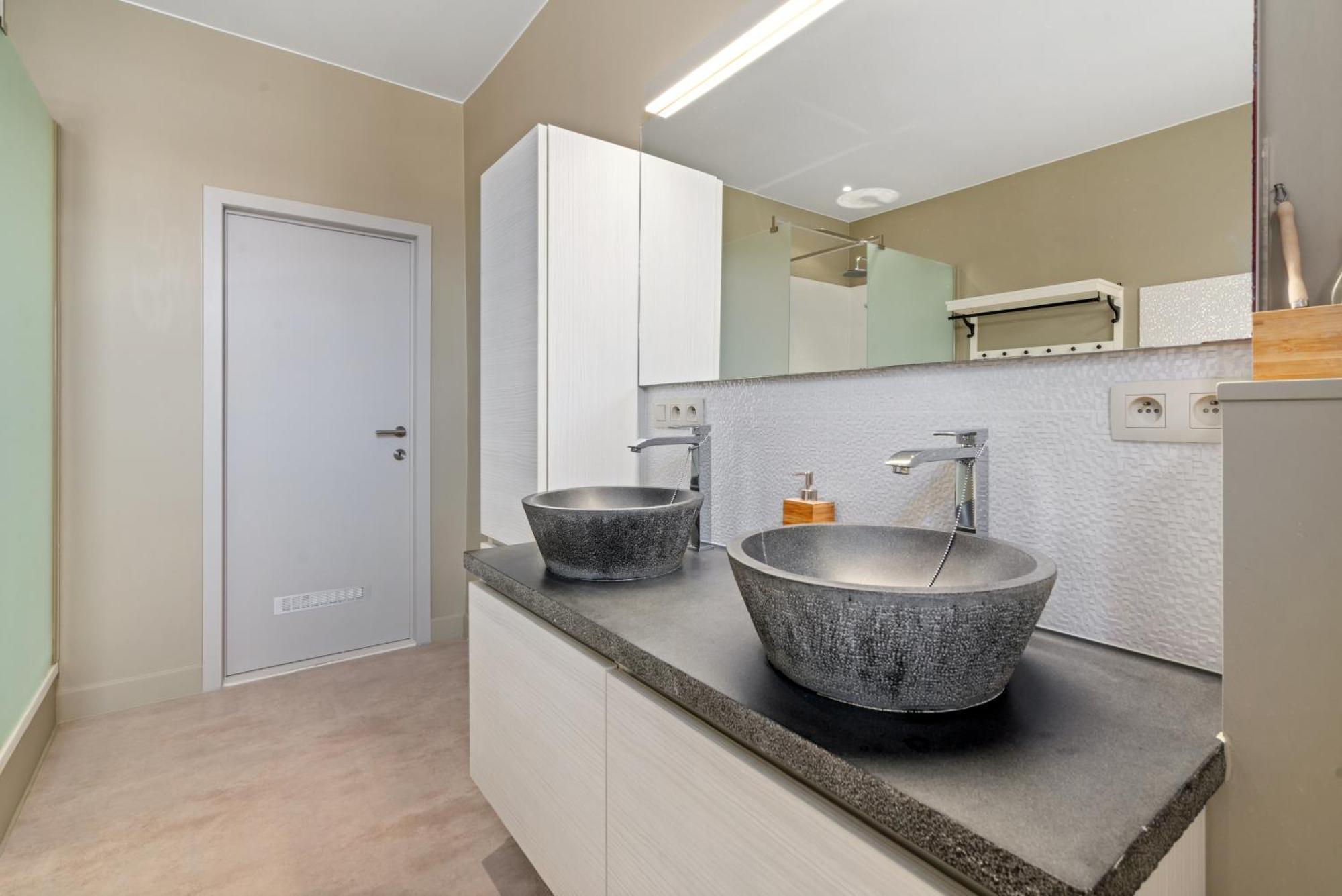 Spacious Guest Suites Near Historic Market - 5 Min Walk 布鲁日 外观 照片